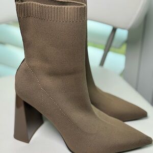 Elegant Tan Women's Sock Boots Zara